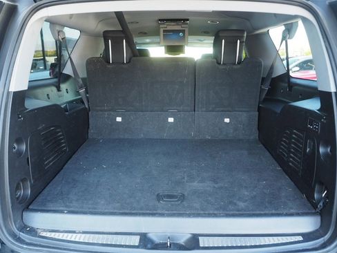 Used 2019 Cadillac Escalade ESV Premium Luxury image 21