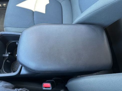 Used 2022 Toyota RAV4 LE image 26