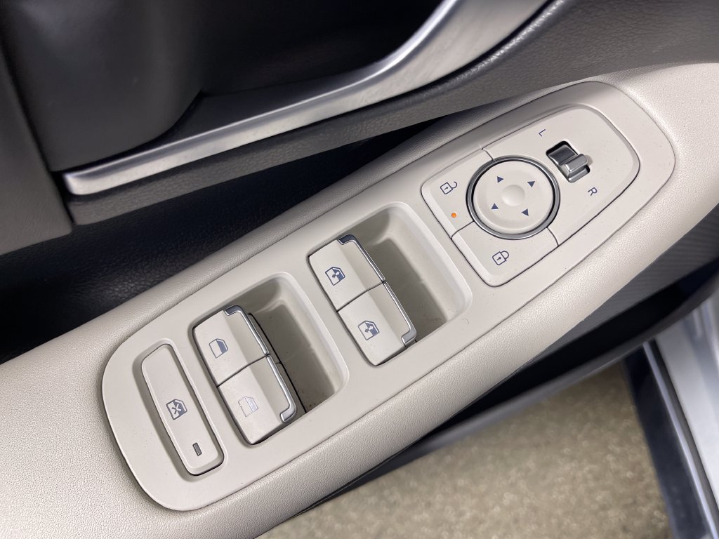 Certified 2025 Hyundai Sonata SEL FWD image 19