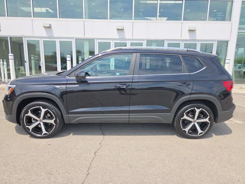 Certified 2023 Volkswagen Taos SEL AWD/4WD image 12