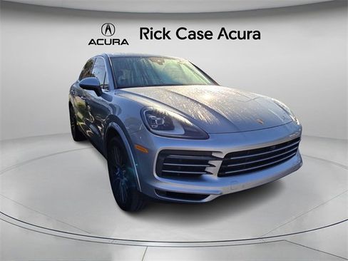 Used 2020 Porsche Cayenne w/ Premium Package image 4