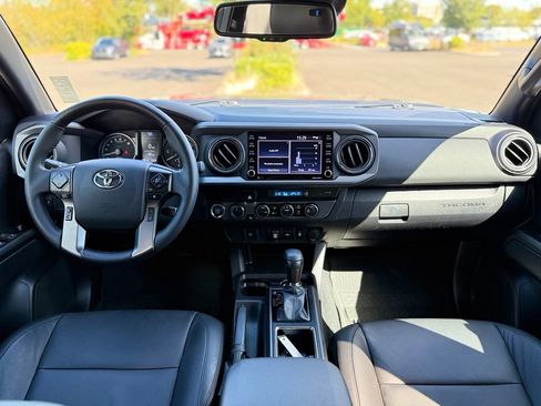 Certified 2023 Toyota Tacoma TRD Off-Road AWD/4WD image 23