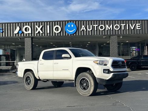 Used 2019 Toyota Tacoma SR5 AWD/4WD image 1
