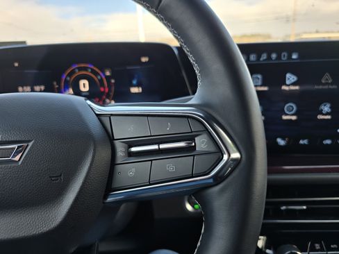 Used 2024 Chevrolet Traverse Z71 image 20