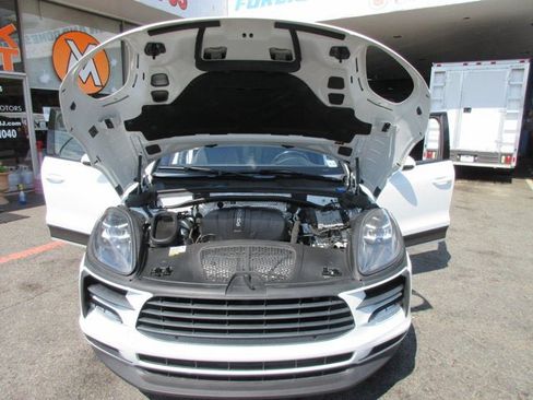 Used 2021 Porsche Macan AWD/4WD image 36