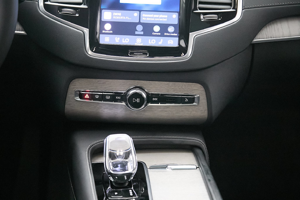Certified 2024 Volvo XC90 T8 Ultimate w/ Lounge Package AWD/4WD image 31
