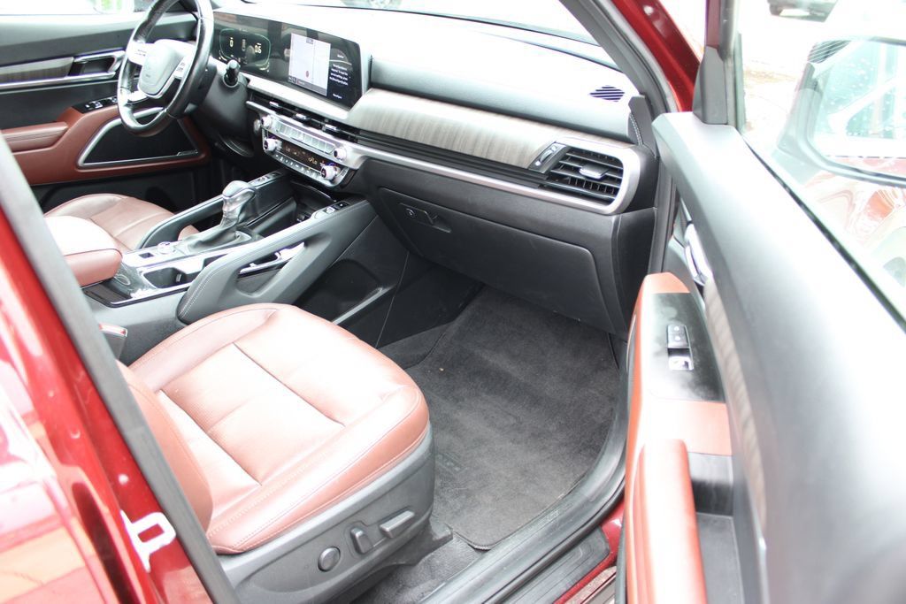 Used 2023 Kia Telluride EX w/ EX Captain's Chair Package AWD/4WD image 51