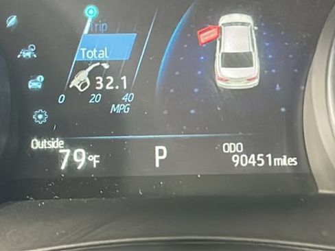 Used 2018 Toyota Camry XLE FWD image 18