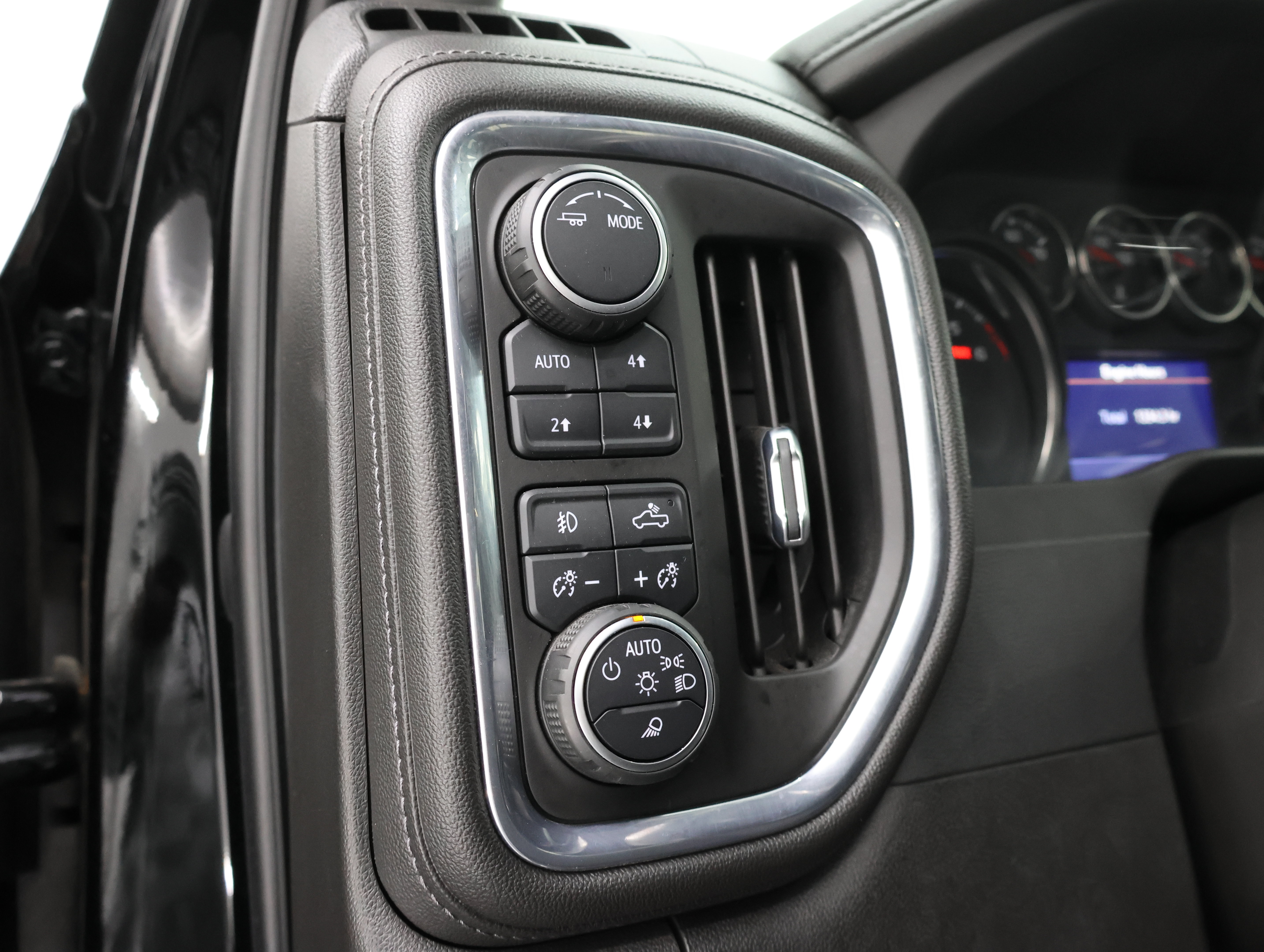 Used 2022 Chevrolet Silverado 2500 LTZ AWD/4WD image 44