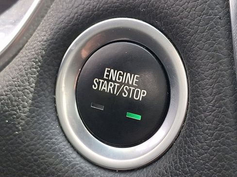 Used 2021 Chevrolet Traverse RS AWD/4WD image 25