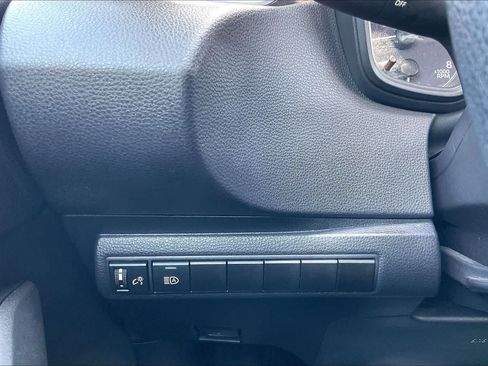 Used 2025 Toyota Corolla LE FWD image 33