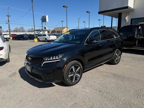 Used 2021 Kia Sorento S image 2