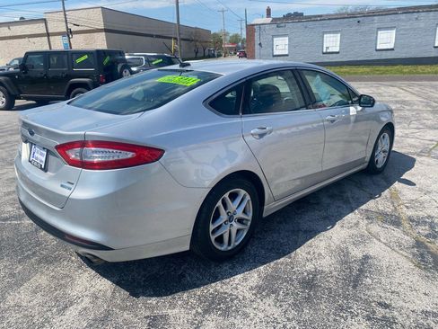 Used 2014 Ford Fusion SE w/ Equipment Group 202A FWD image 4