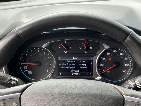 Used 2023 Chevrolet Traverse LT image 23