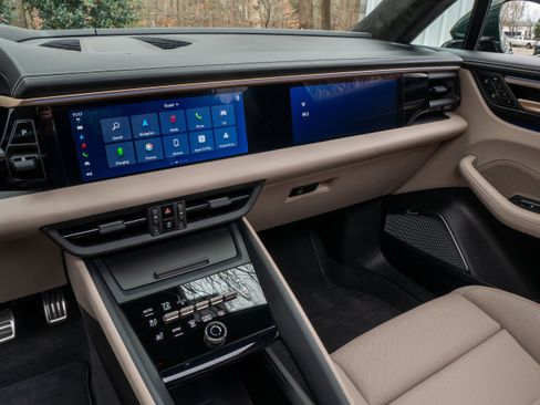 Used 2024 Porsche Macan Turbo Electric w/ Premium Package image 23