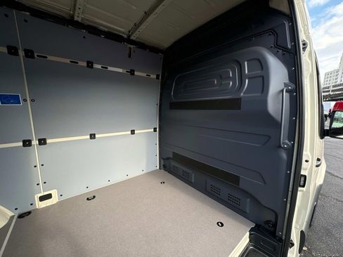 New 2025 Mercedes-Benz Sprinter 2500 image 10