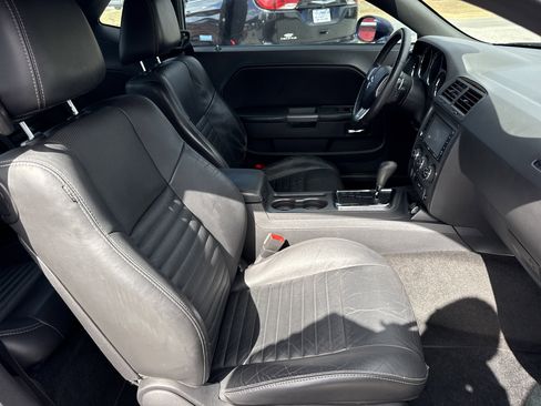 Used 2013 Dodge Challenger R/T image 21