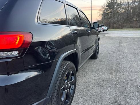 Used 2018 Jeep Grand Cherokee Laredo image 7