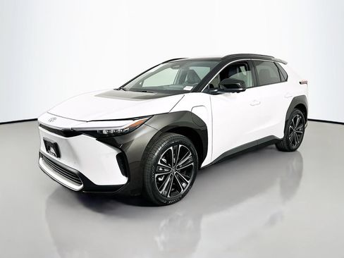 Used 2024 Toyota bZ4X AWD image 3