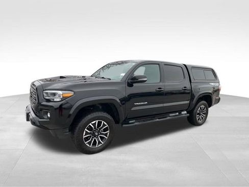 Used 2023 Toyota Tacoma TRD Sport w/ Technology Package image 3