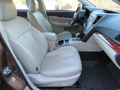 Used 2011 Subaru Legacy 2.5i Limited image 6