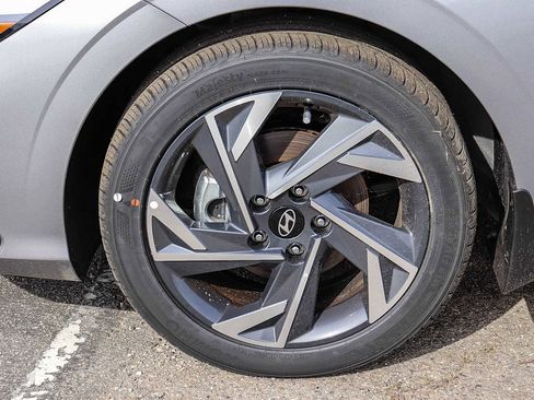 New 2025 Hyundai Elantra Sport image 12