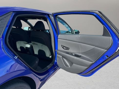 Used 2025 Hyundai Elantra Sport image 23