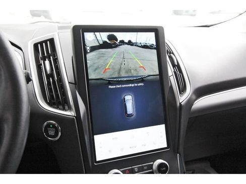 Used 2021 Ford Edge Titanium w/ Equipment Group 301A FWD image 23