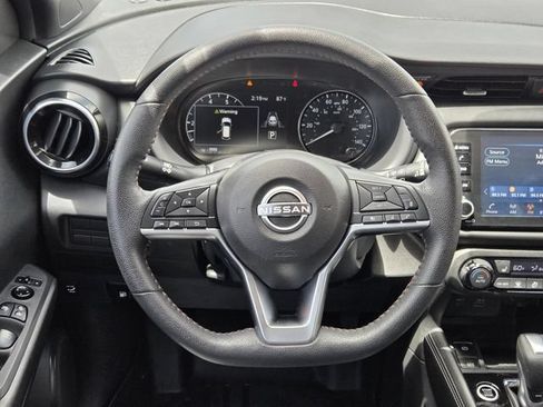 Used 2022 Nissan Kicks SR w/ Premium Package FWD image 20