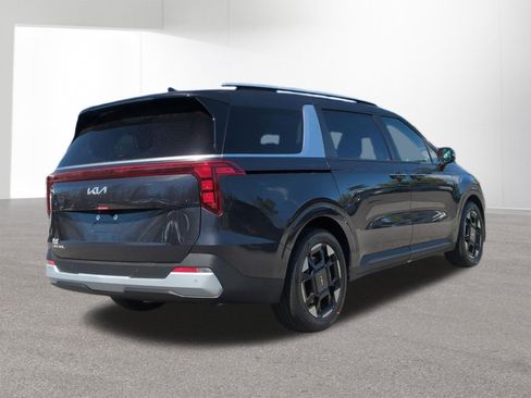 New 2026 Kia Carnival EX FWD image 5