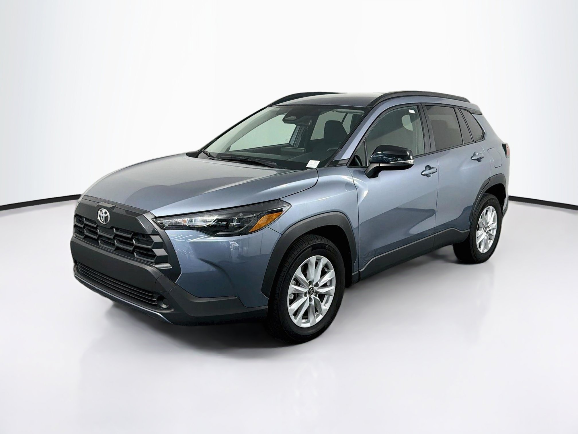 Used 2026 Toyota Corolla Cross LE FWD image 3