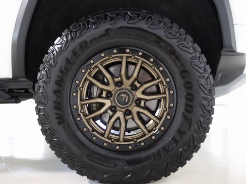 Used 2023 GMC Canyon AT4X image 81