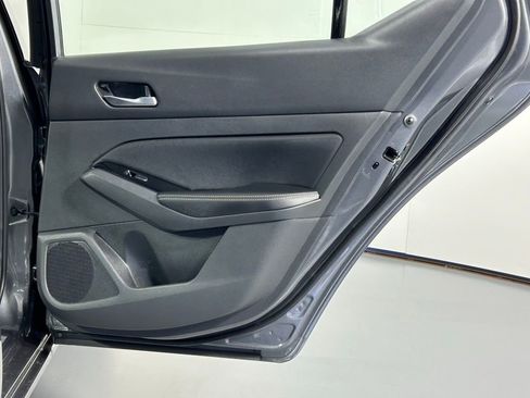 Used 2025 Nissan Altima 2.5 SL image 11