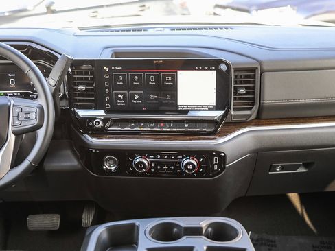 Used 2024 GMC Sierra 1500 Elevation image 13