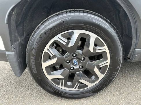 Certified 2025 Subaru Forester Premium AWD/4WD image 31