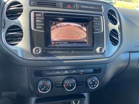 Used 2017 Volkswagen Tiguan Limited w/ Alloy Wheels Package AWD/4WD image 20