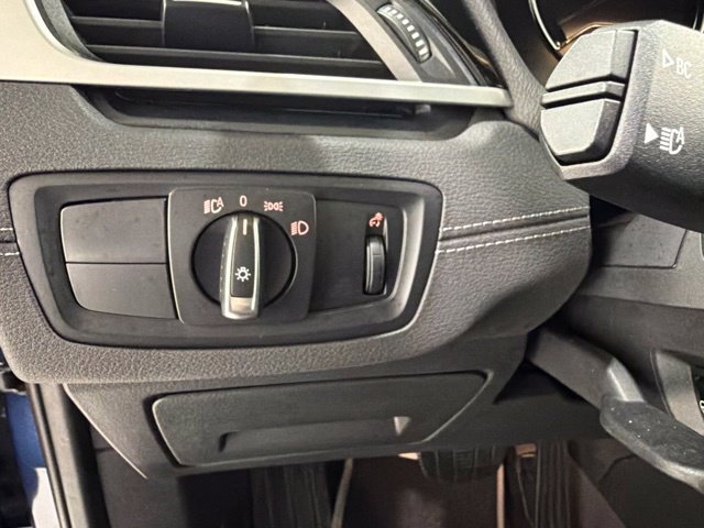 Used 2022 BMW X1 xDrive28i w/ Convenience Package AWD/4WD image 12