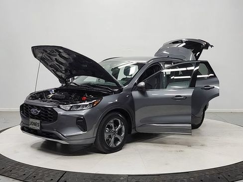Used 2024 Ford Escape ST-Line w/ Tech Pack #1 FWD image 11