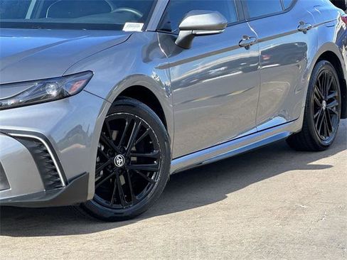 Certified 2025 Toyota Camry SE image 3