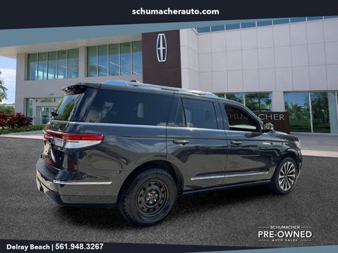 Used 2022 Lincoln Navigator Reserve AWD/4WD image 7