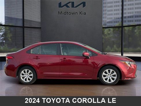 Used 2024 Toyota Corolla LE image 2