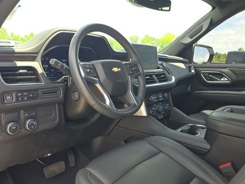 Used 2024 Chevrolet Tahoe LT w/ Luxury Package RWD image 27