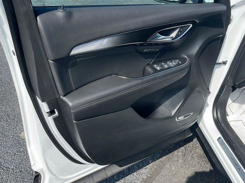 Used 2025 Buick Envision Preferred AWD/4WD image 19