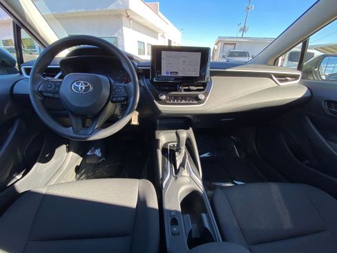 Used 2025 Toyota Corolla LE image 33