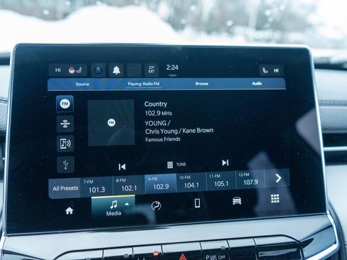 Used 2024 Jeep Compass Limited image 16