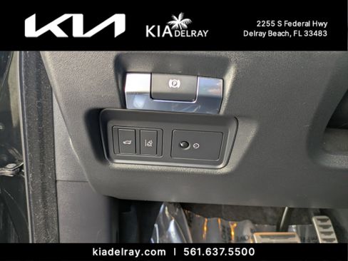 Used 2018 Jaguar E-PACE R-Dynamic SE image 27