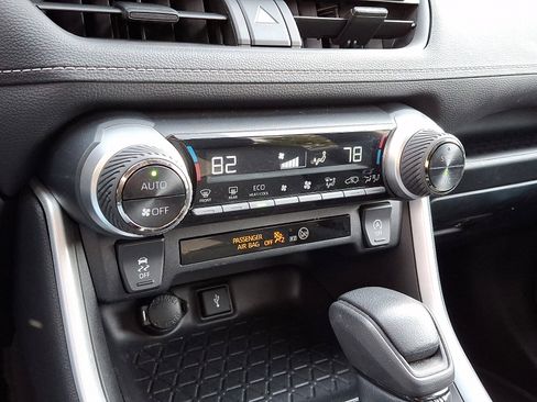 Used 2022 Toyota RAV4 XLE image 16