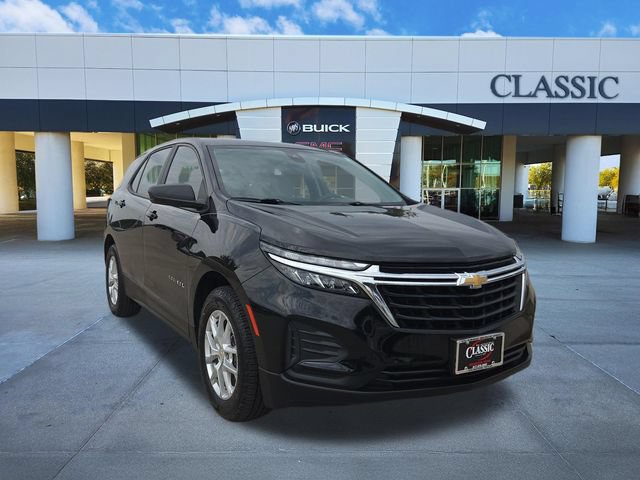 Used 2023 Chevrolet Equinox LS FWD image 1