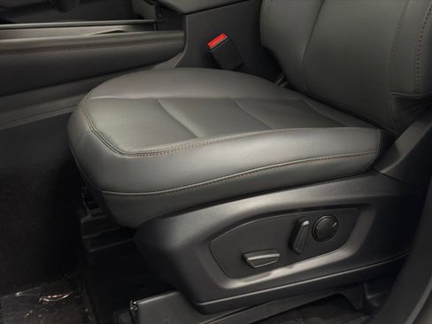 New 2026 Ford Explorer Active w/ Active Comfort Package image 15