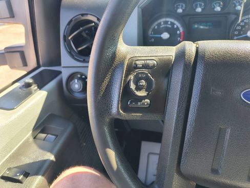 Used 2014 Ford F250 XL w/ Power Equipment Group AWD/4WD image 17